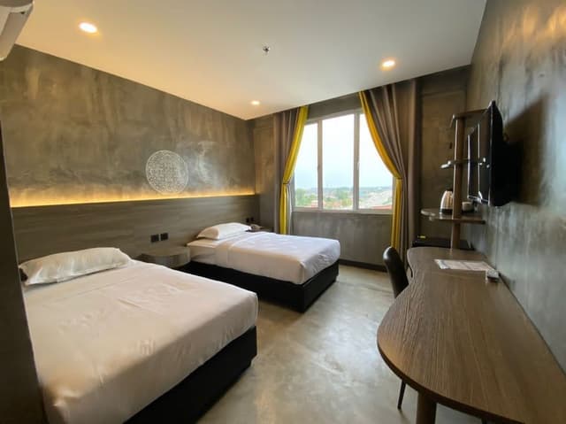 Superior Triple Room, City View