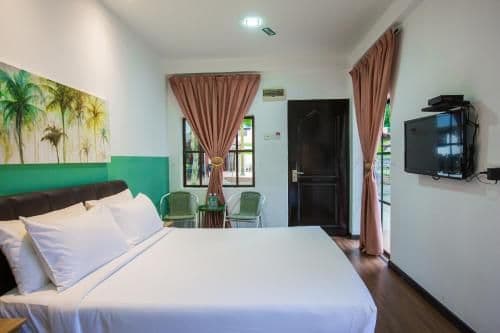 Standard Queen Room