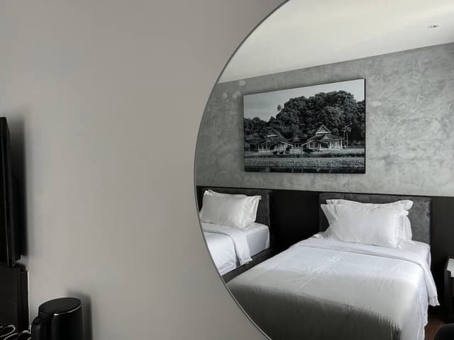 Deluxe Twin