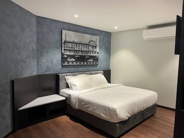 Deluxe King Room Without Window