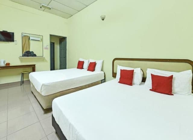 Suite Family Room