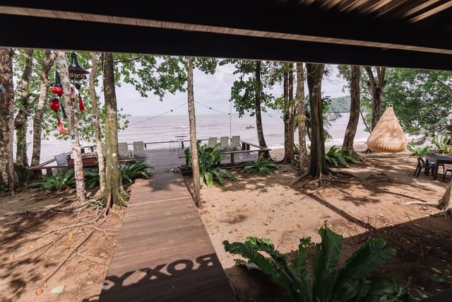 Longhouse Deluxe Triple Room