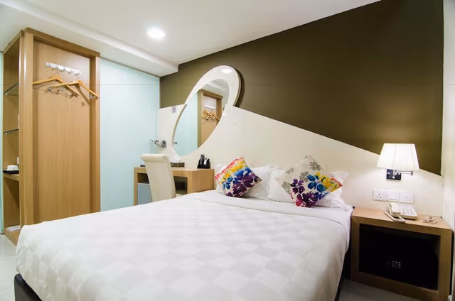 Standard Queen Room