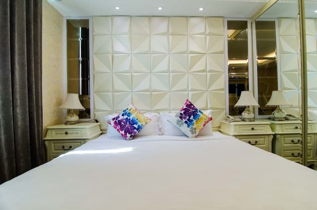 Deluxe Suite ( 2 )