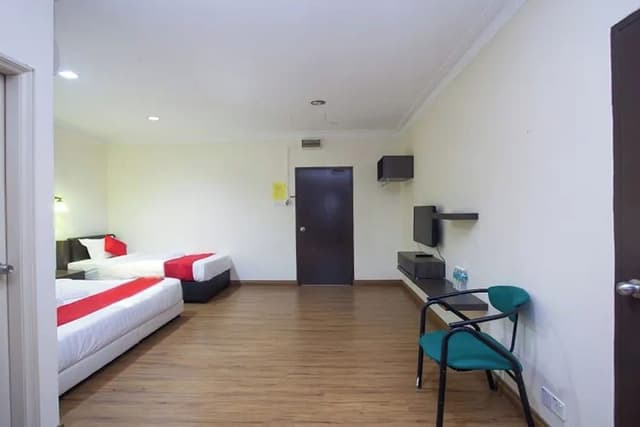 Suite Triple without Window