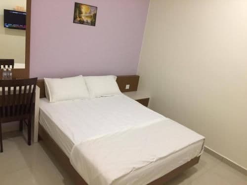 Deluxe Queen Room