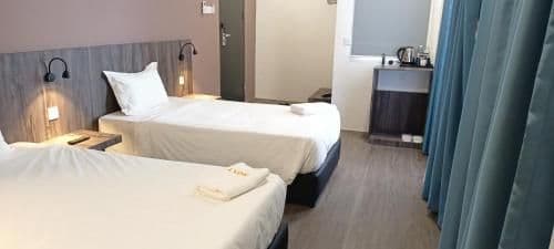 Standard Twin Beds Room