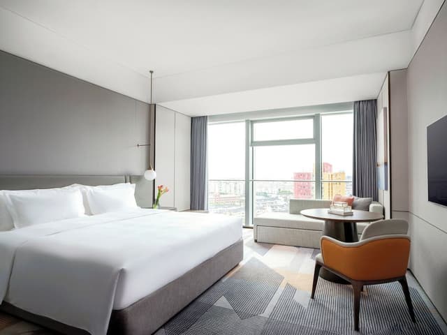 Superior Room, 1 King Bed, City View