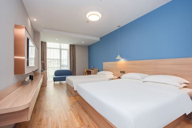 Deluxe Family Room with 3 Breakfast