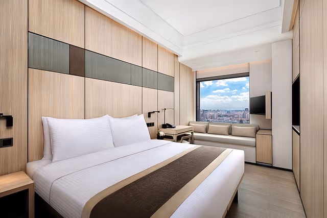 Deluxe King Room