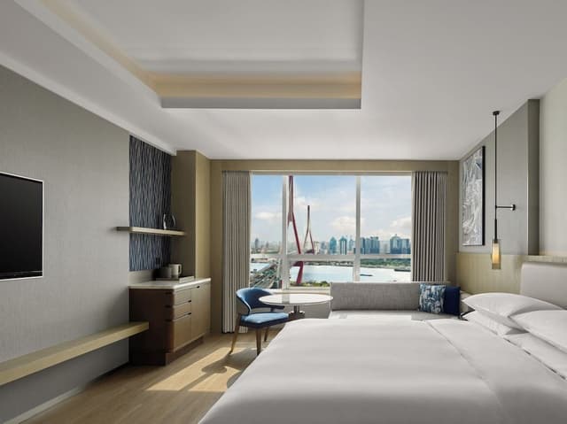 Executive Room, 1 King Bed, River View