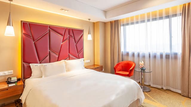 1 Queen Bed Superior Non-Smoking