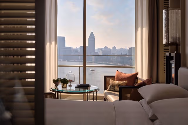 1 King Classic Bund View