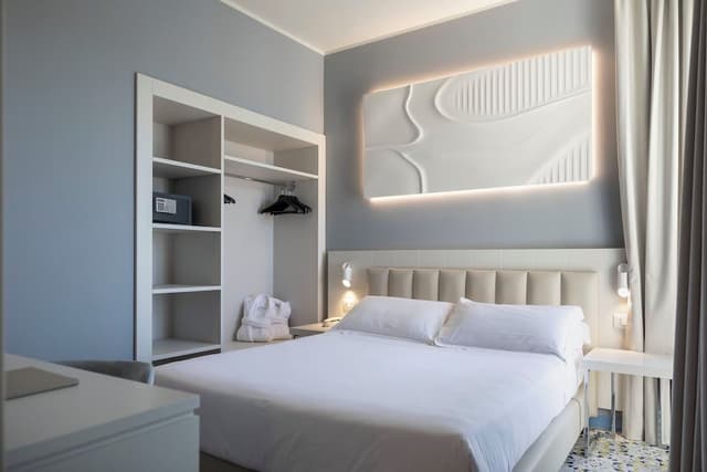Superior Double or Twin Room, Partial Sea View