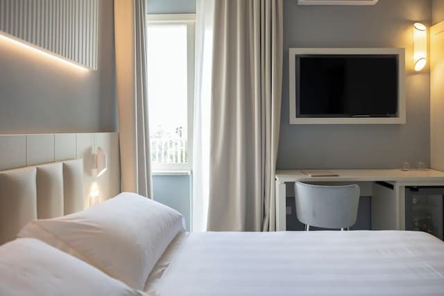 Superior Double or Twin Room, Partial Sea View