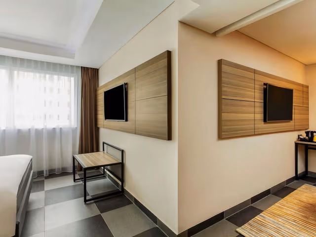 Family Room, 1 Queen Bed with Sofa bed
