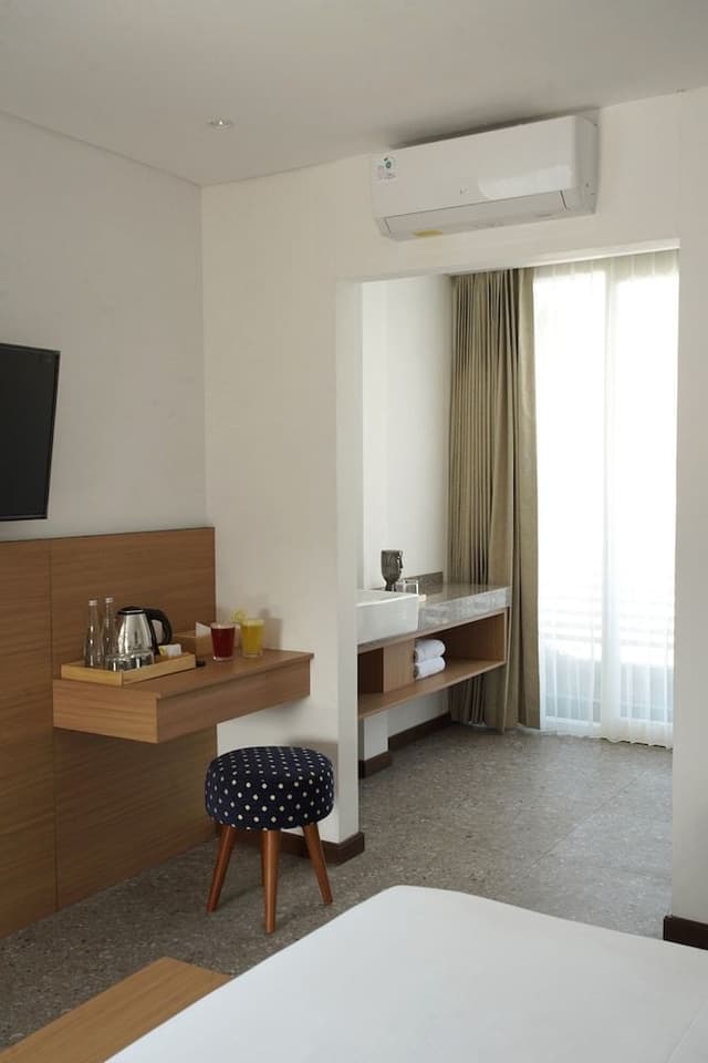 Deluxe Double Room, 1 Queen Bed, Non Smoking, City View