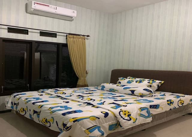 Room, 2 Bedrooms