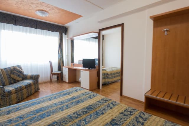 Family Room, 2 Bedrooms
