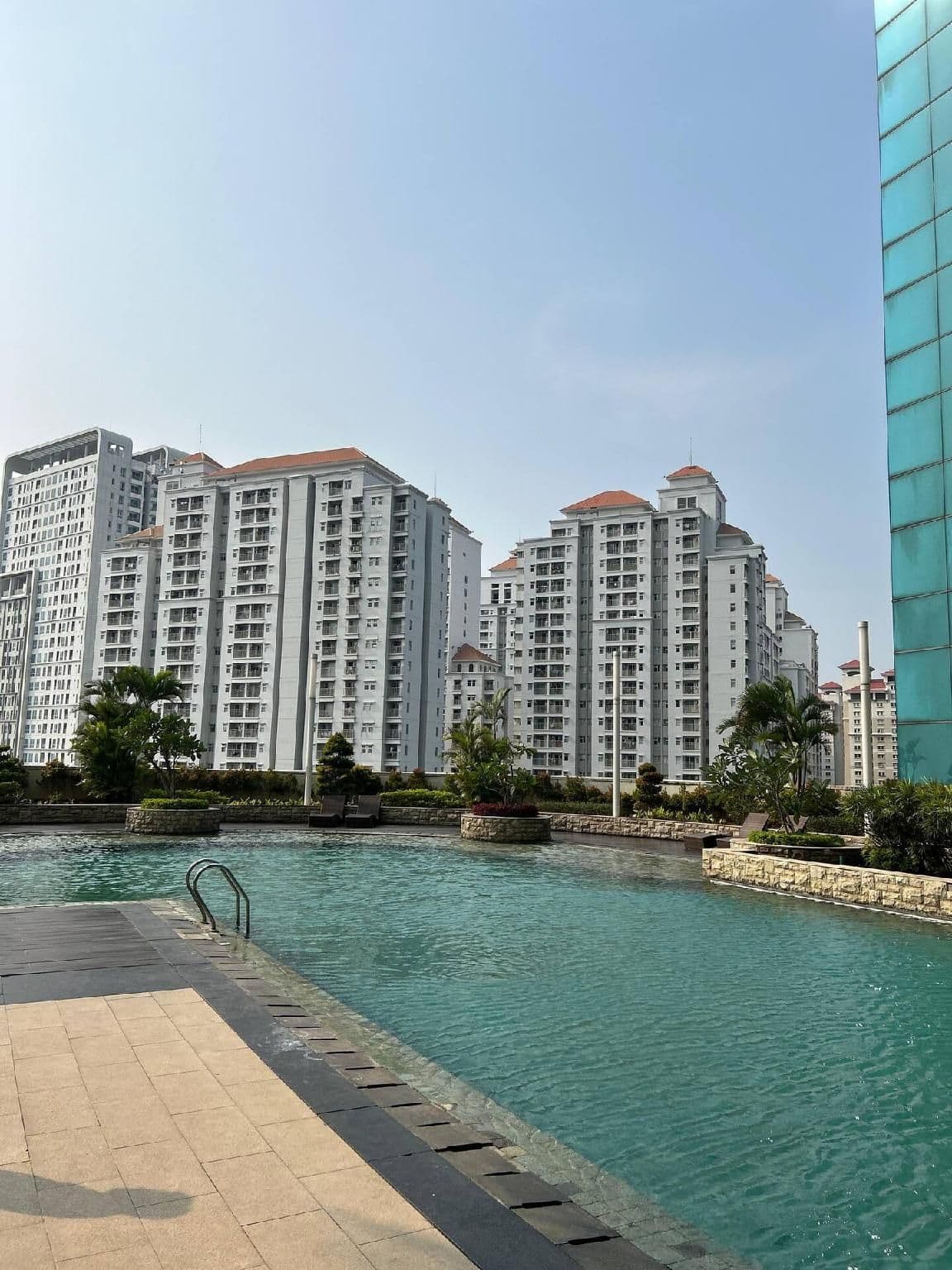 Central Royal Apartments by Emily in Jakarta
