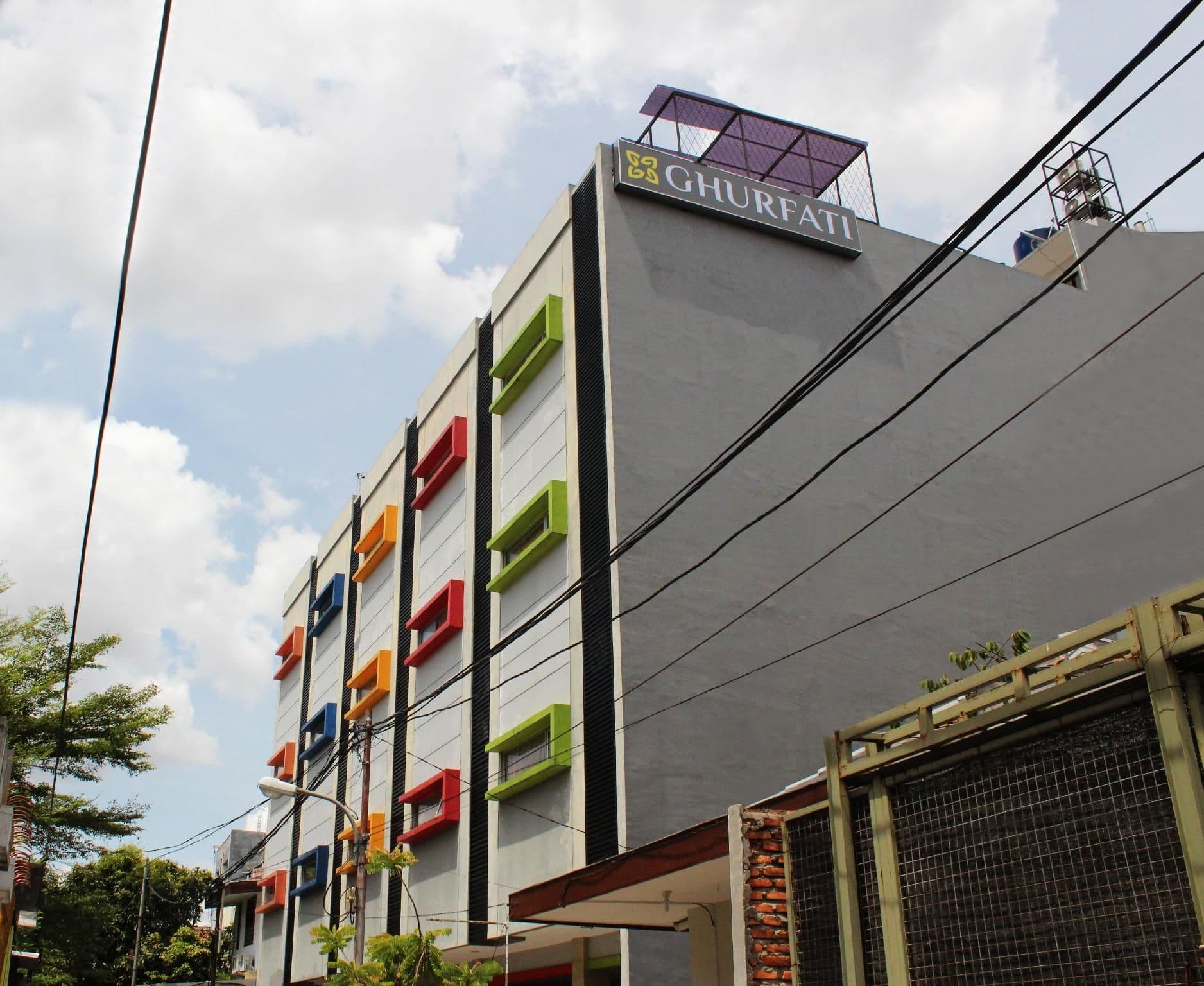 โรงแรมกูร์ฟาตี มังกาเบซาร์ โรงแรมกูร์ฟาตี มังกาเบซาร์
