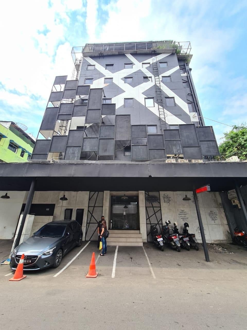 โรงแรมอินฟินิตี