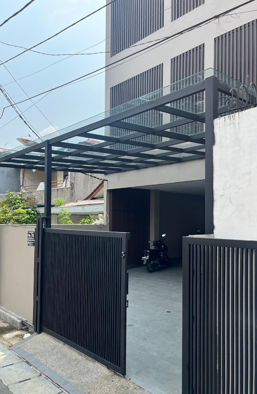 โรงแรม ทีเจ บราเธอร์ เซนเนน