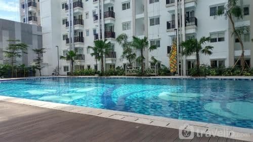 Modern 2BR Signature Park Grande Apt By Travelio