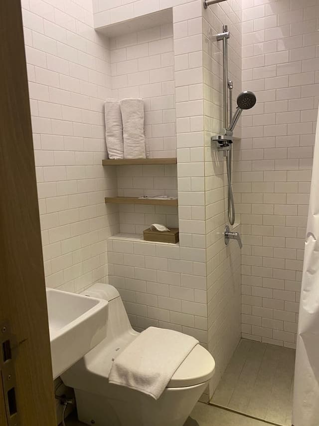 Tomoni Suite