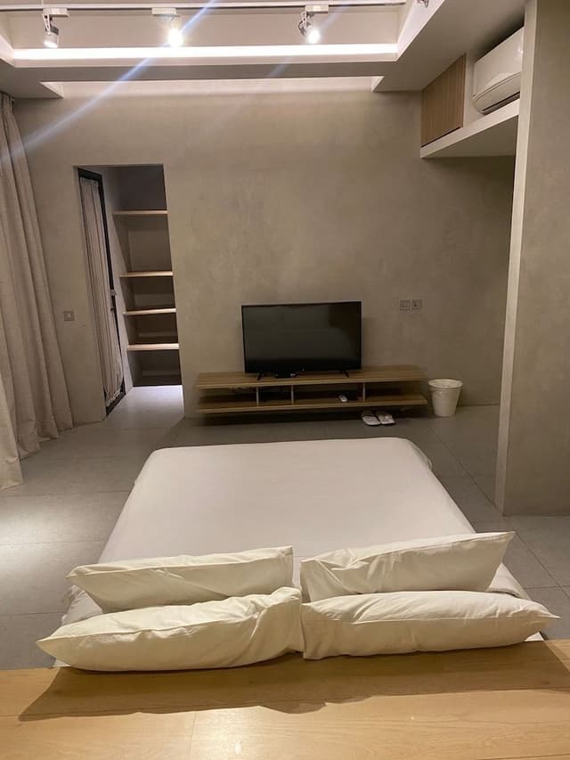 Tomoni Suite