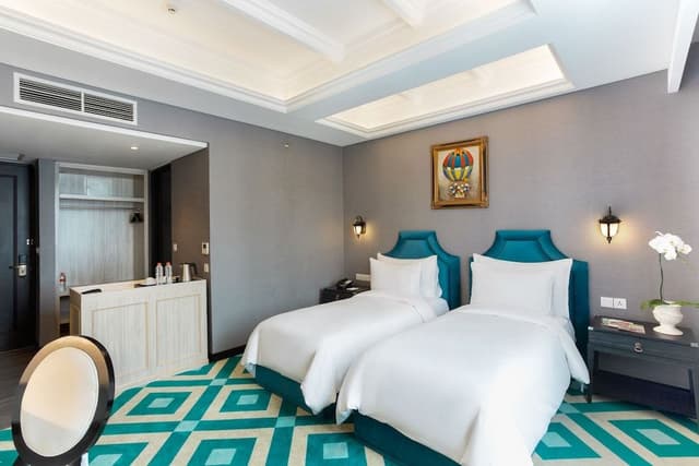 Grand Deluxe Twin Room