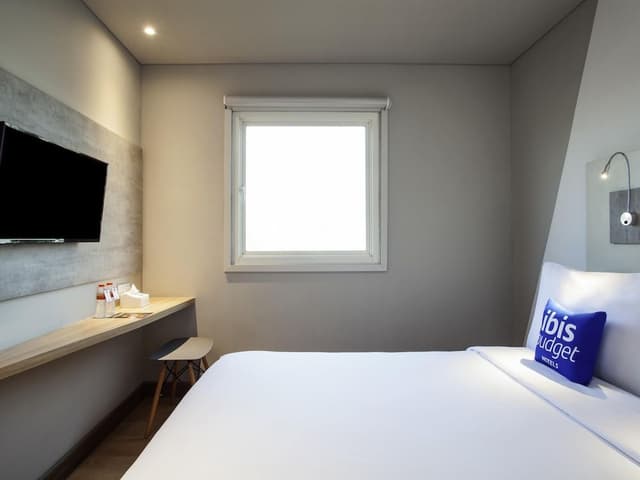 Standard Room, 1 Queen Bed