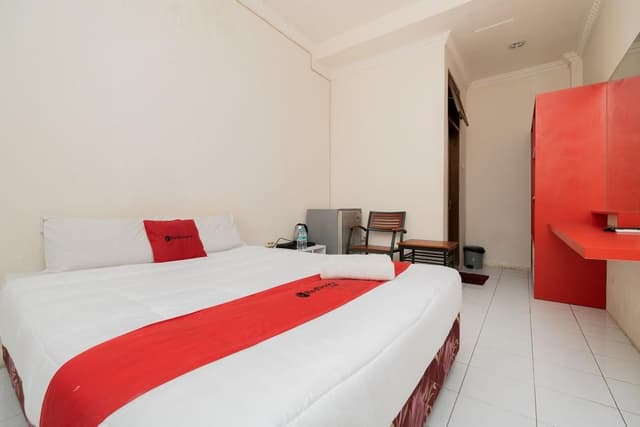 RedDoorz Room