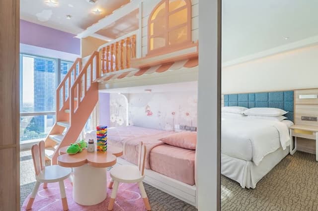 Family Room, 1 King Bed