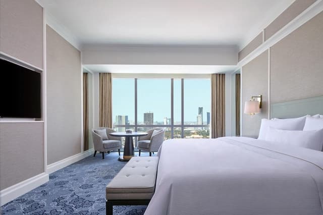 Club Room, 1 King Bed