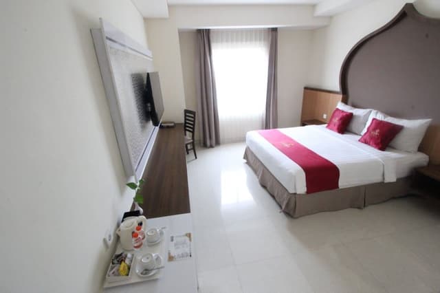 Deluxe Room, City View