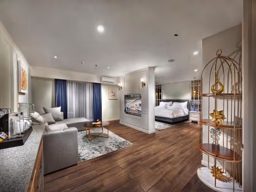Aston Suite