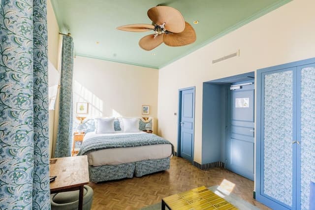 Deluxe Room, Balcony
