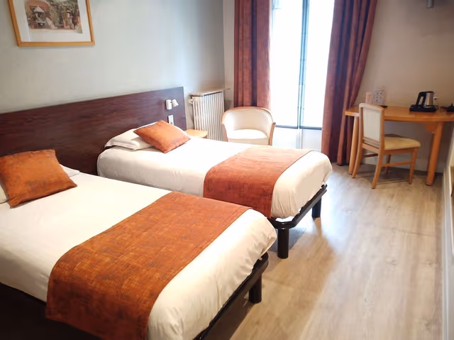 Standard Twin Room