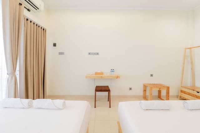 Superior Double Room No View (Lantai 2)