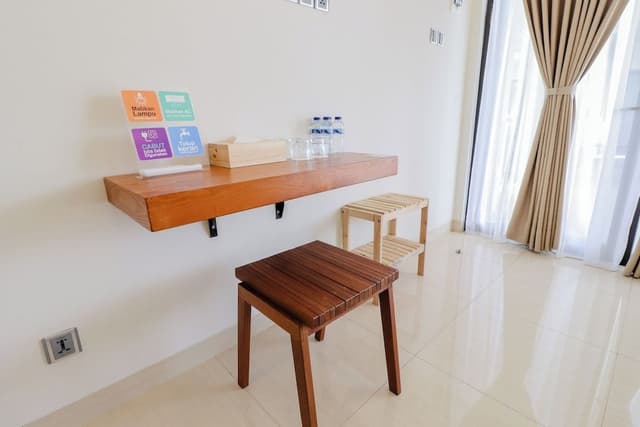 Superior Double Room No View (Lantai 2)