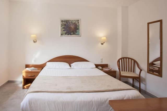 Chambre Double, vue rue