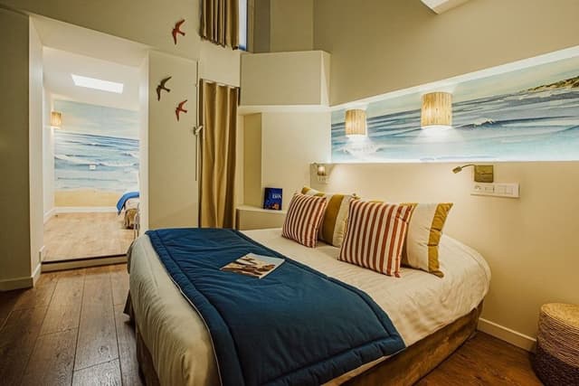 Triple Room (Troglodyte)