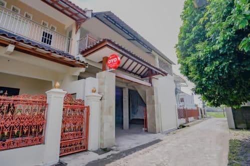 Super OYO 90210 Kenari House Syariah Super OYO 90210 Kenari House Syariah