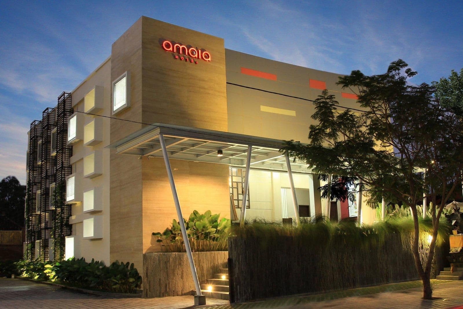 โรงแรมอมายา
