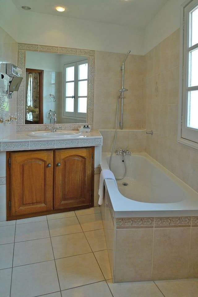 Suite, Ensuite (CJS)