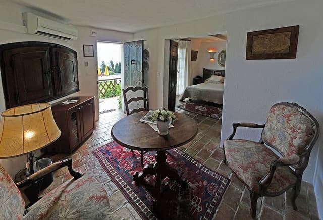 Suite, Ensuite (CS)