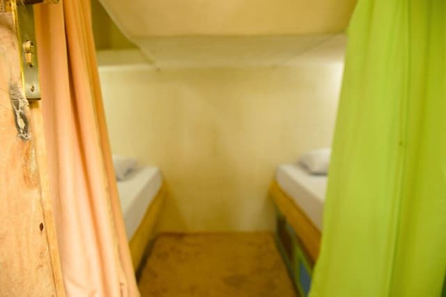 Shared Dormitory, Women only