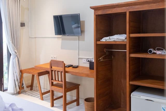 Deluxe Double Room, 1 King Bed, Non Smoking, Private Bathroom
