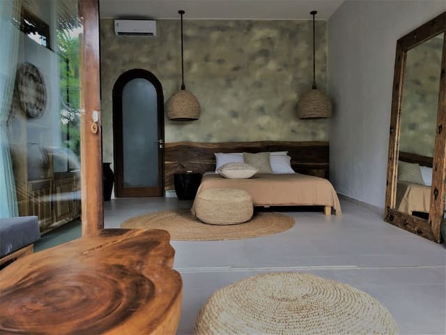 Standard Room, 1 Queen Bed, Pool View